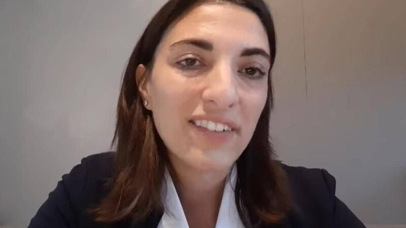 Lecco, ‘smascherata’ dopo insulti anonimi sui social: si dimette l’assessora paladina del cyberbullismo